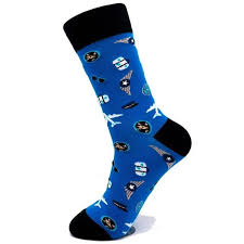 Calcetines con estampado de aviones en vuelo, perfectos para entusiastas de la aviación.