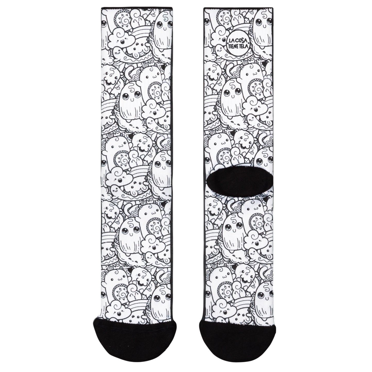 Parte delantera y trasera de los calcetines blancos con diseño de galletas animadas alegres, perfectos para los amantes de los dulces.