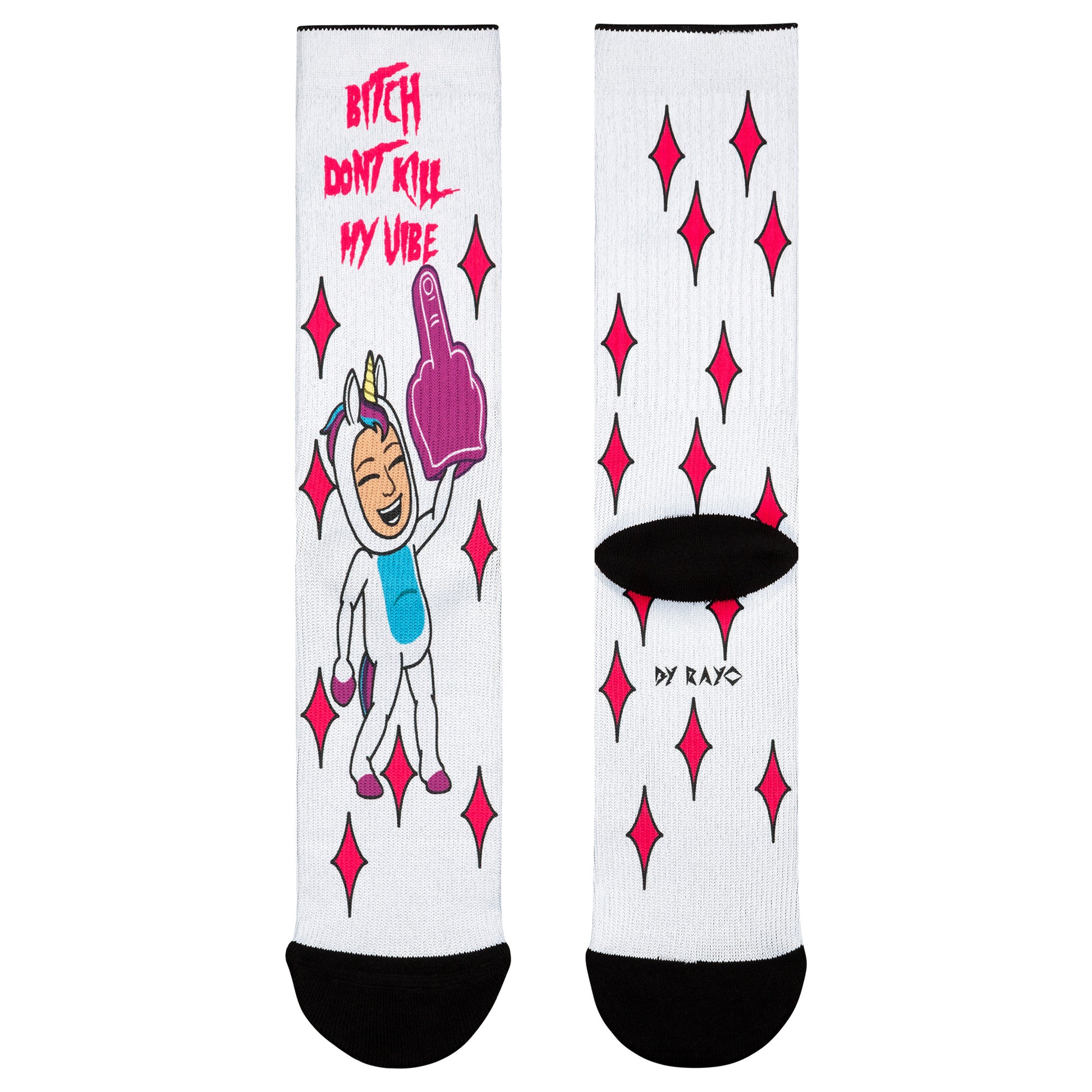 Parte delantera y trasera de los calcetines con estampado de unicornios y la frase "bitch don't kill my vibes" , ideales para un estilo mágico, divertido y representado de fuerza. Diseñado por el tatuador Rayo Tattoo para La Cosa Tiene Tela.