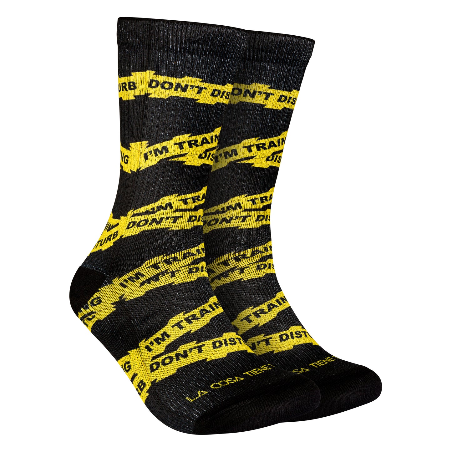 Calcetines negros con la frase "Do Not Disturb" en todo el calcetín, perfectos para relajarse con estilo.