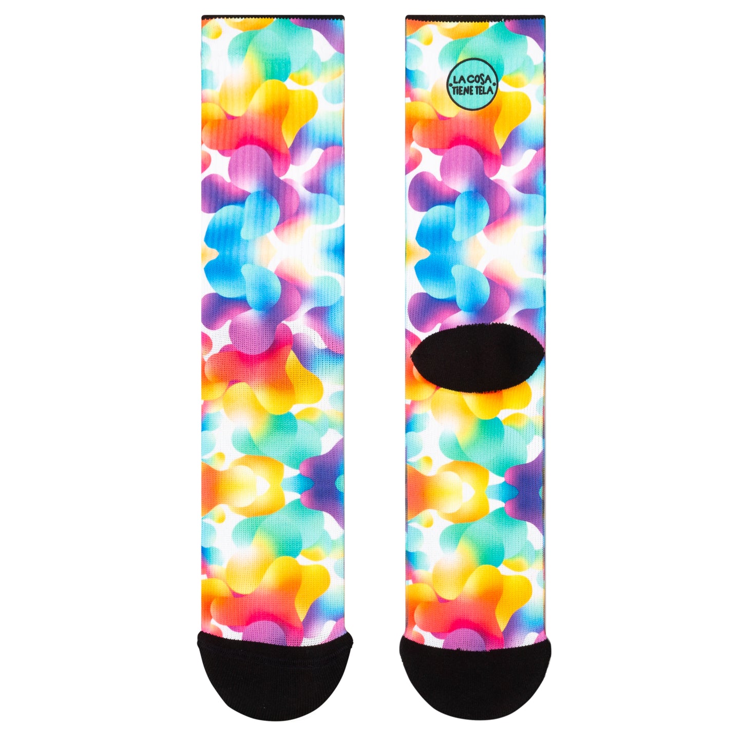 Parte delantera y trasera de los calcetines con patrones de múltiples colores, ideales para añadir alegría a tu vestimenta.