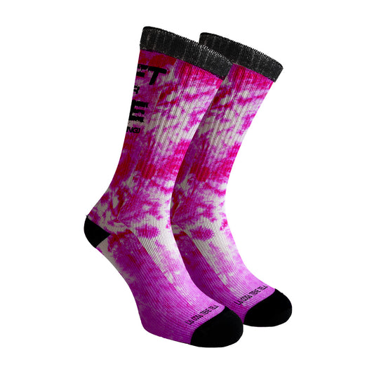 Calcetines en color rosa con el audaz mensaje "Lift or Die", ideales para entusiastas del levantamiento de pesas que buscan añadir actitud y determinación a su atuendo de gimnasio.