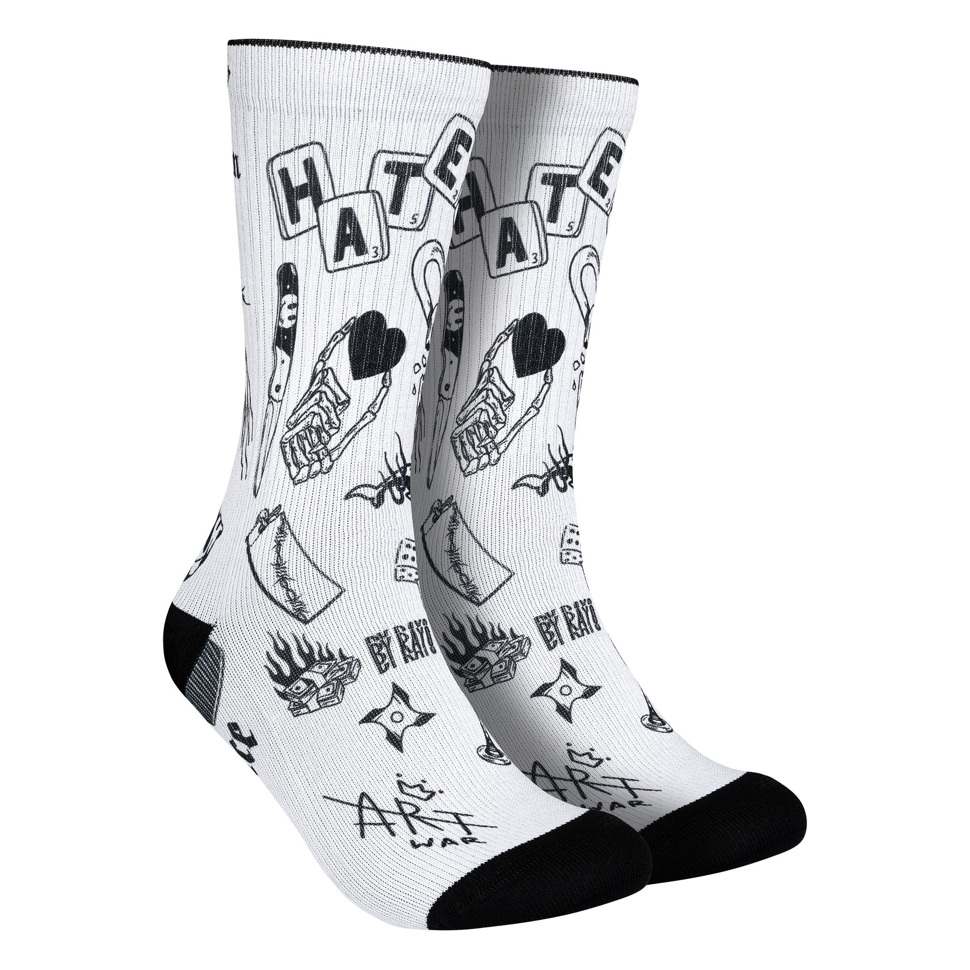 Calcetines con diseño exclusivo del tatuador Rayo Tattoo, perfectos para un estilo alternativo y artístico.
